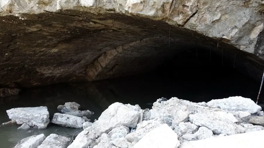 Trabzon'da tarihi sur ve menfez bulundu 5