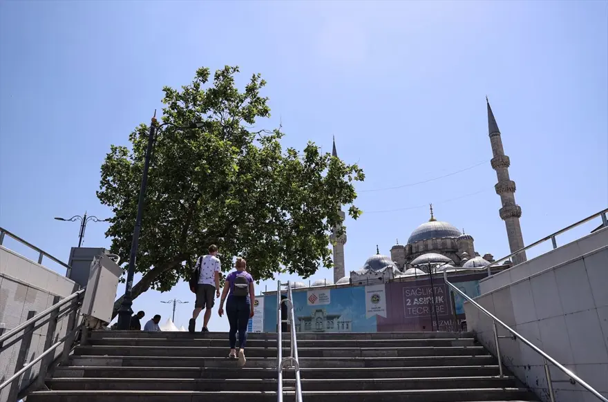 1 - Sokağa çıkma kısıtlaması ve şehirlerarası seyahat sınırlaması devam edecek mi? 3