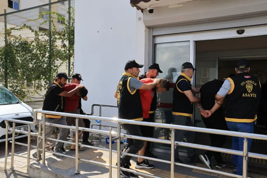 PATRONUNU ARAYIP HARAÇ İSTEDİ 4 PATRONUNU ARAYIP HARAÇ İSTEDİ 4