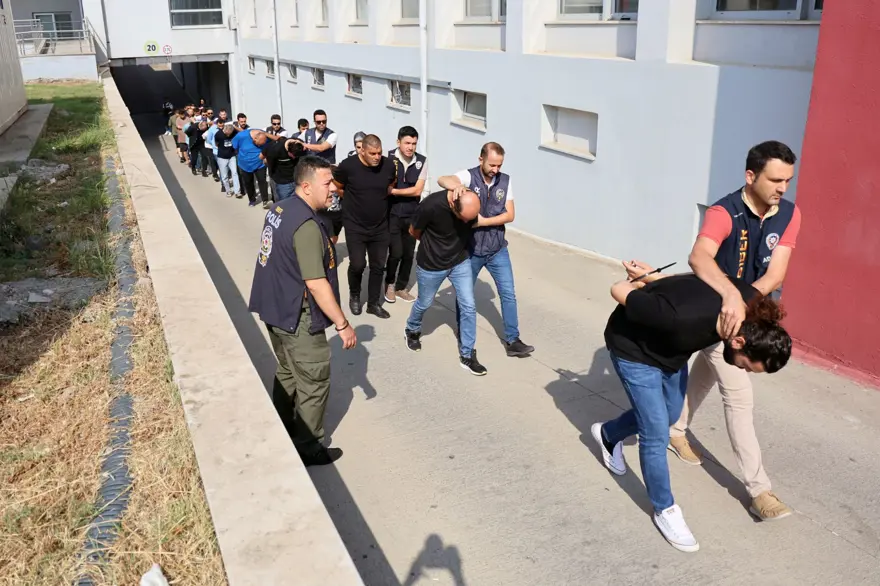 ADLİYEYE SEVK EDİLDİLER 8