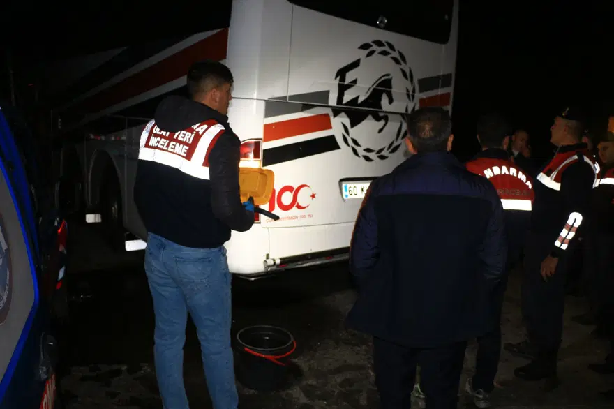 Tokat’ta 33 kişinin bulunduğu yolcu otobüsüne ateş açıldı 6