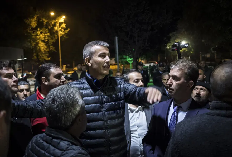 Ankara Büyükşehir Belediyesi önünde "kadro" eylemi 3