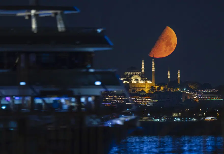 İstanbul'da yarım ay manzaraları 4