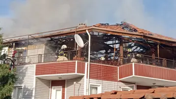 Denizli'de korkutan yangından 5 kişi kurtarıldı