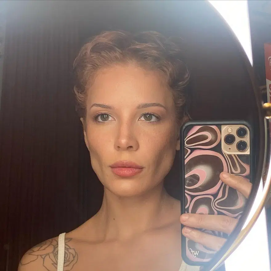 28. yaşına özel 28 fotoğrafla Halsey 6 28. yaşına özel 28 fotoğrafla Halsey 6