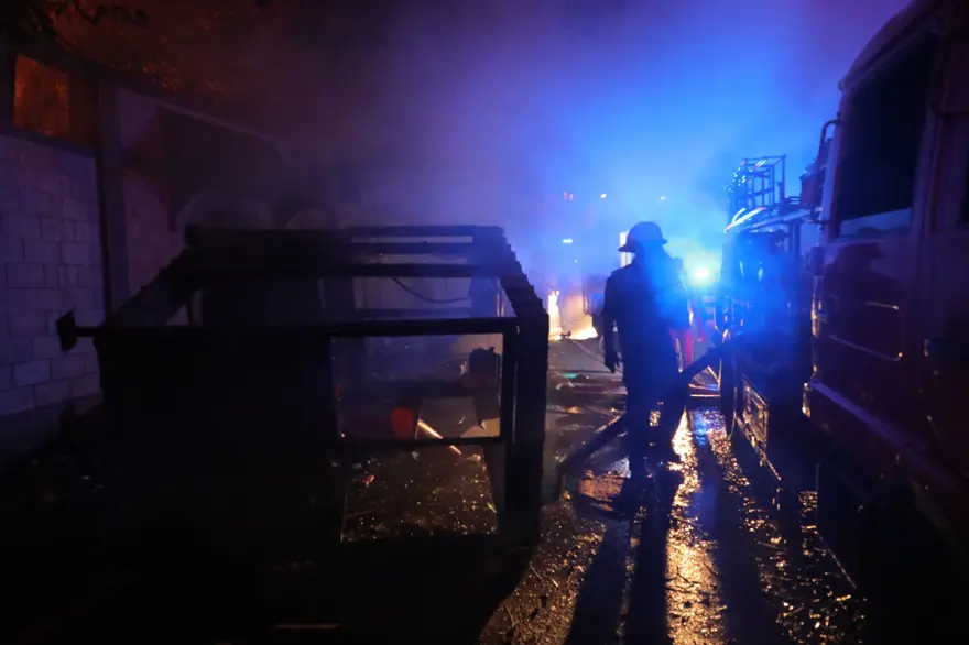 Sri Lanka'da son durum: Başbakan ve Devlet Başkanı'ndan istifa kararı 10 Sri Lanka'da son durum: Başbakan ve Devlet Başkanı'ndan istifa kararı 10