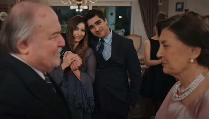 Yalı Çapkını'nda düğün gecesi korkunç sürpriz! "Yalıdaki hain kim?" Yalı Çapkını'nda düğün gecesi korkunç sürpriz! "Yalıdaki hain kim?"