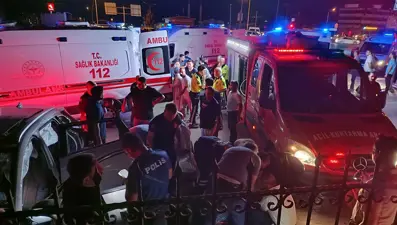 Kırmızı ışık ihlali faciaya neden oldu: 8 yaralı