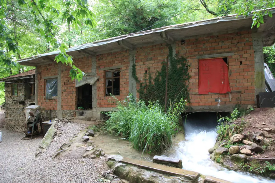 Bin rakımlı tepede zamana meydan okuyan 9 asırlık su değirmeni 17