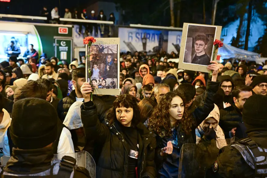 Depremin 2. yılında kayıplar anılıyor 12