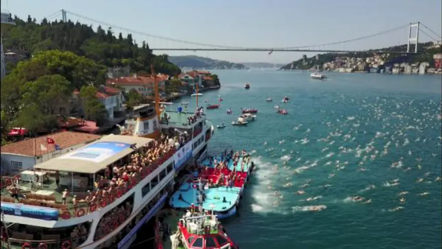 49 ülkenin sporcusu aynı anda yüzerek kıta değiştirdi 5