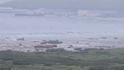 8,8'lik deprem sonrası tsunami dalgaları böyle geldi