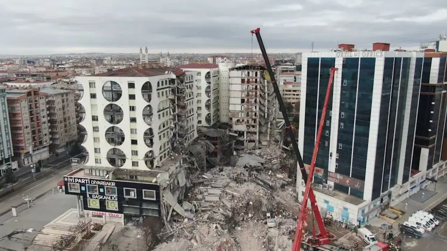 89 kişiye mezar olan Galeria Sitesi için yeni karar 1