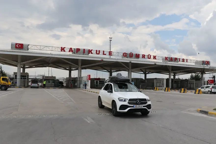 Kapıkule'de rakamlar açıklandı: 1 ayda 102 bin 586 yolcu 8 Kapıkule'de rakamlar açıklandı: 1 ayda 102 bin 586 yolcu 8
