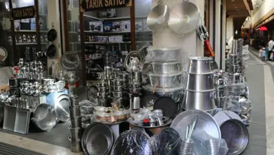 Tabak, tava, tencere; Hepsi kiloyla satılıyor