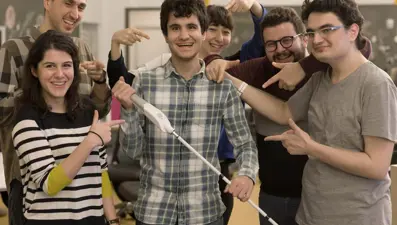 Akıllı baston görme engelli kullanıcılarla buluştu