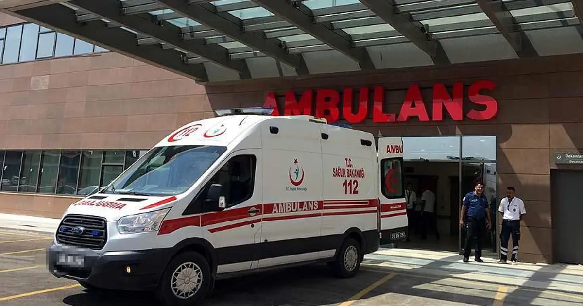 İstanbul'da lisede zehirlenme şüphesi: 40 öğrenci hastaneye başvurdu