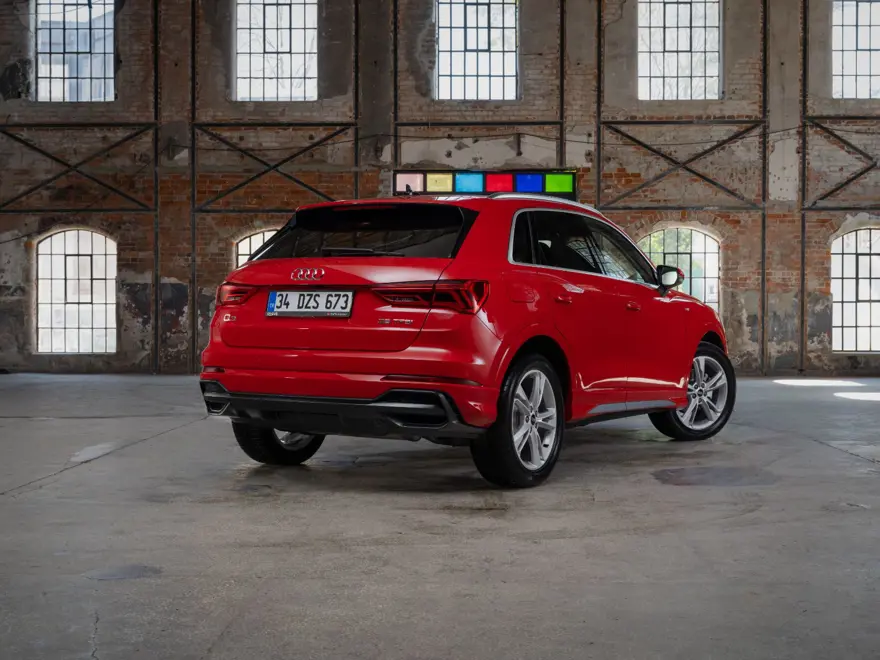 OTOMOBİL TESTİ: Tüm ayrıntılarıyla yenilenen Audi Q3 17