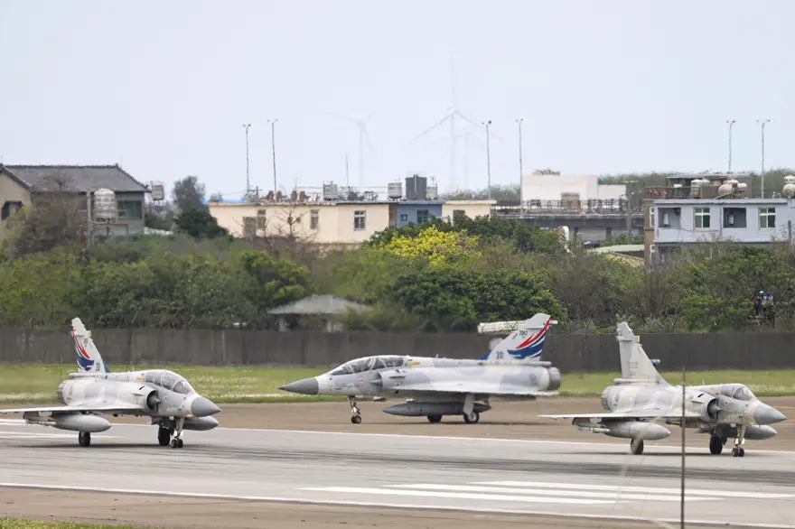 Çin’den Tayvan Boğazı’nda tatbikat 10