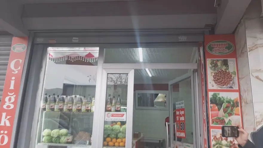 Yine Esenyurt: Çiğköfteci görünümlü kuaför 8