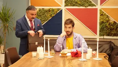 Jet Sosyete'de tılsımlı kitap Gizem'i büyülüyor (Star'da yayınlanacak yeni bölümden kareler)