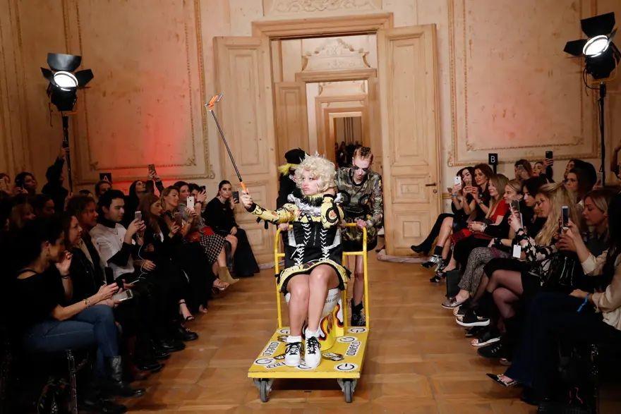 Klozetli selfie damgası (Fashion Week İstanbul) 12