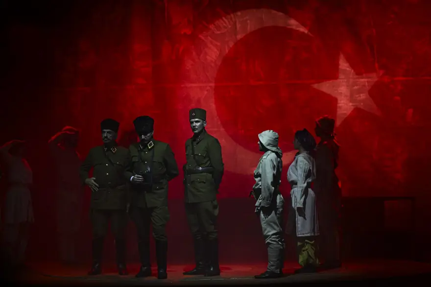 "Cumhuriyete Doğru" oyunu Ankara'da "perde" dedi 8 "Cumhuriyete Doğru" oyunu Ankara'da "perde" dedi 8