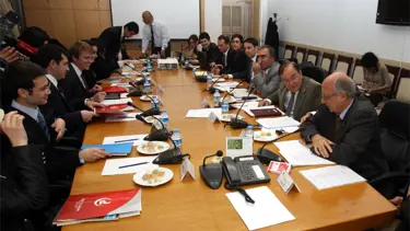 Anayasa 'ayrımcılık'ta tıkandı