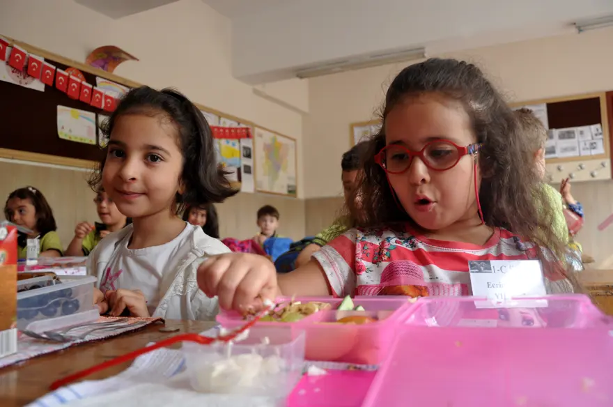 Okullar açıldı (18 milyon öğrenci ders başı yaptı) 37