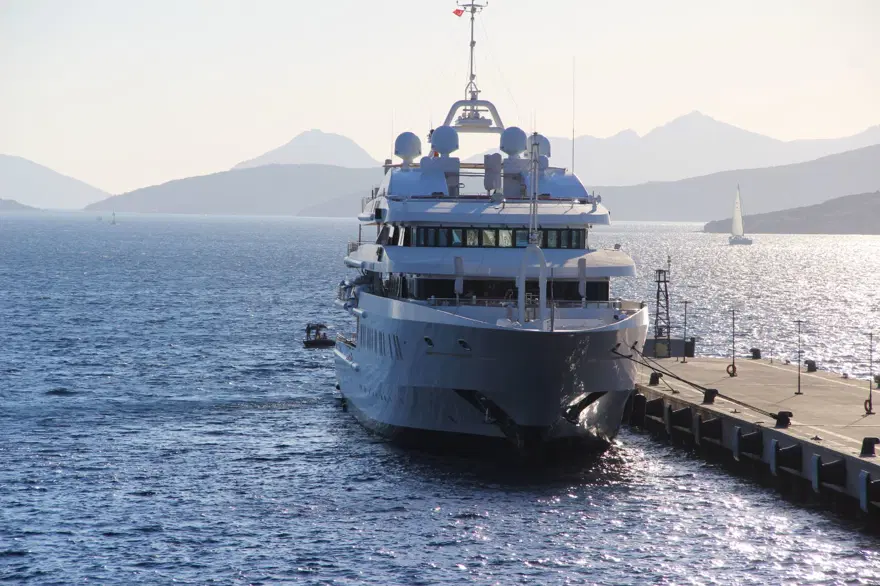 Yüzen saray Bodrum'a demir attı: Günlük kirası 110 bin lira 3