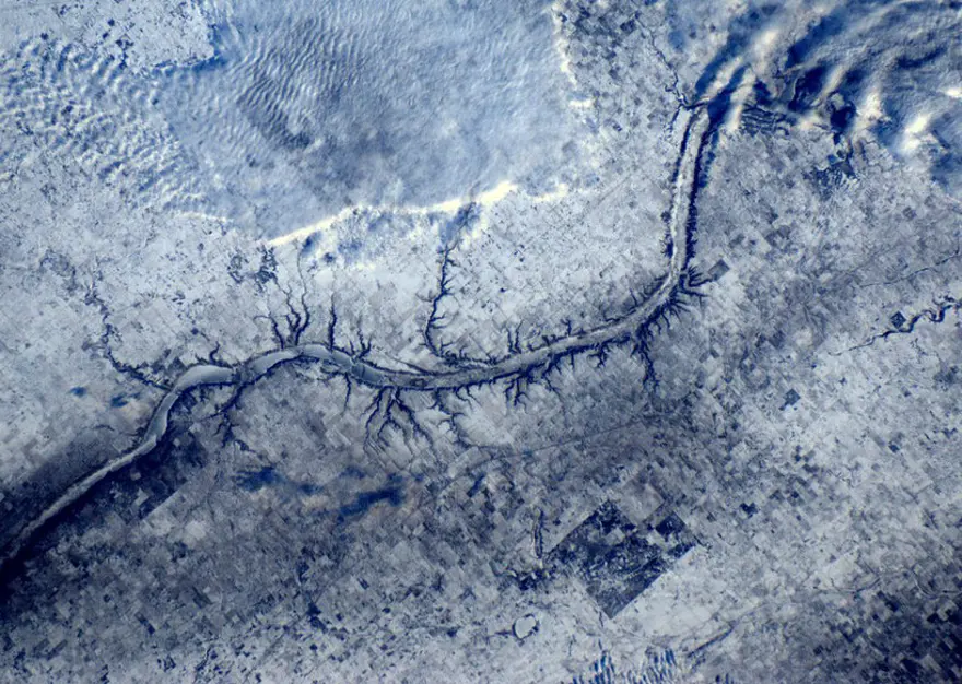 Çok uzaklardan Dünya 11