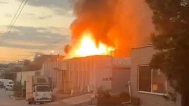 İstanbul'da mobilya imalathanesinde yangın: Büyük çapta hasar oluştu