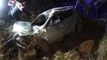 Çanakkale’de şarampole yuvarlanan otomobilin sürücüsü öldü
