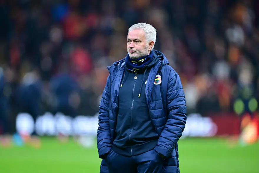 Mourinho derbideki ırkçılık iddialarının ardından konuştu: "Bana saldırma şekilleri akıllıca değildi, nasıl bu kadar alçalabildiler?" 5