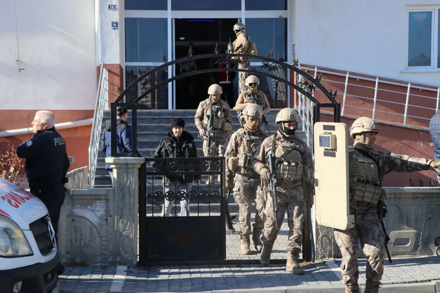 Kayseri'de hareketli dakikalar: 7 yaşındaki oğlunu vurup kendini eve kilitledi 4