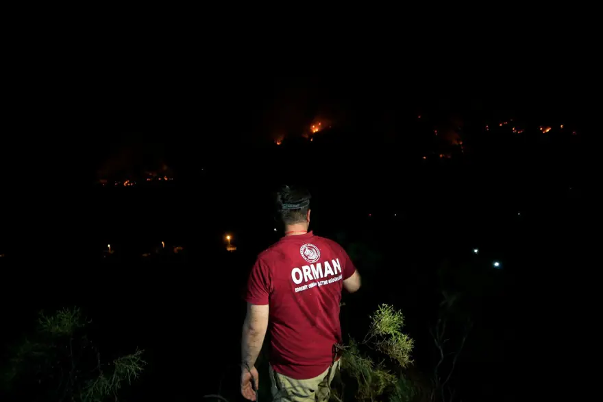 Marmaris'te orman yangını: Alevlerle mücadelede 2. gün 15 Marmaris'te orman yangını: Alevlerle mücadelede 2. gün 15