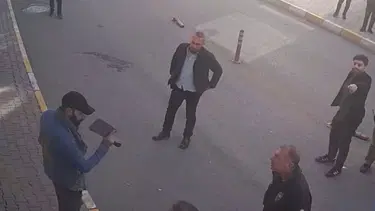 AK Parti İl Başkanlığı binasına satırla saldıran şüpheli gözaltında