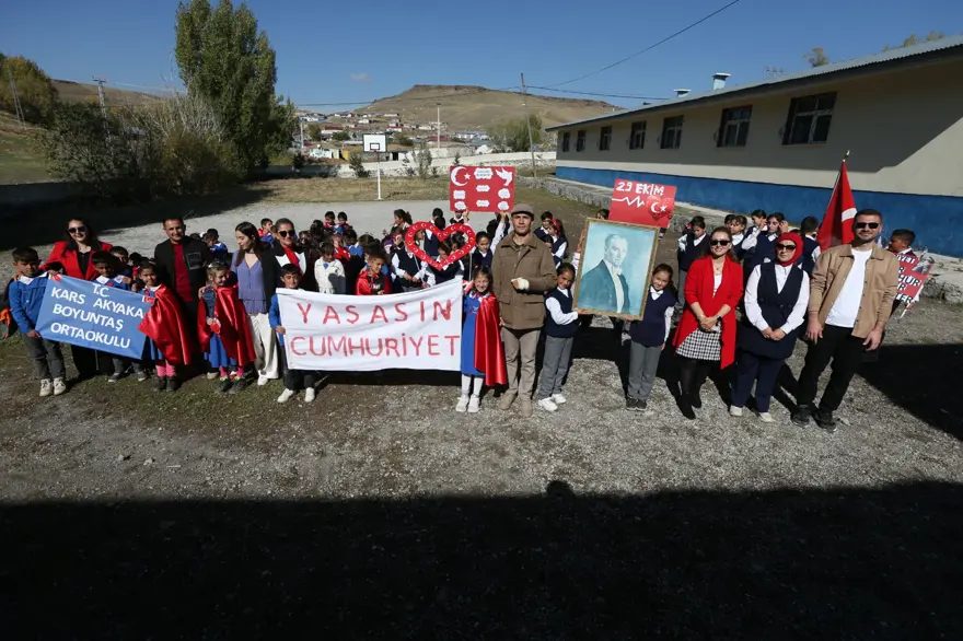 SINIR KÖYÜNDE KUTLAMA 1 SINIR KÖYÜNDE KUTLAMA 1