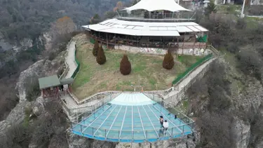 Türkiye'nin ilk cam seyir terası geçen yıl 210 bin 562 kişiyi ağırladı