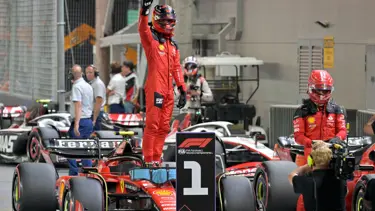 Singapur'da kazanan Carlos Sainz: Verstappen'in serisi sona erdi