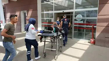 İnşaatta feci olay: Üzerine iskele parçası düşen işçi ağır yaralı