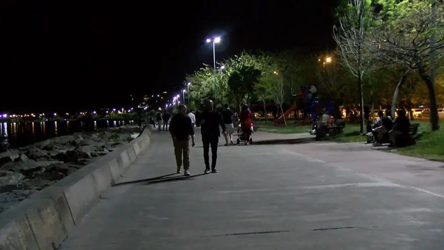 Kartal Sahili’nde yasağa rağmen piknik yaptılar 3