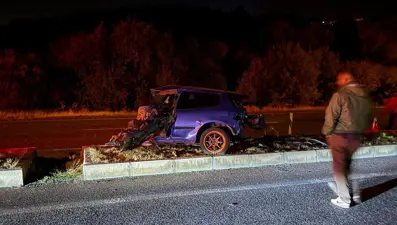Direğe çarpan aracın sürücüsü öldü