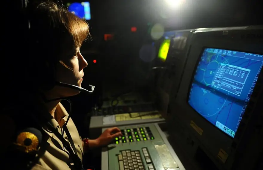 Savaş gemisinde kadın olmak 23