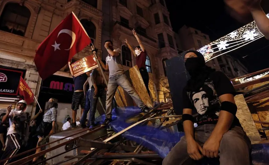 Taksim'de gerginlik 74