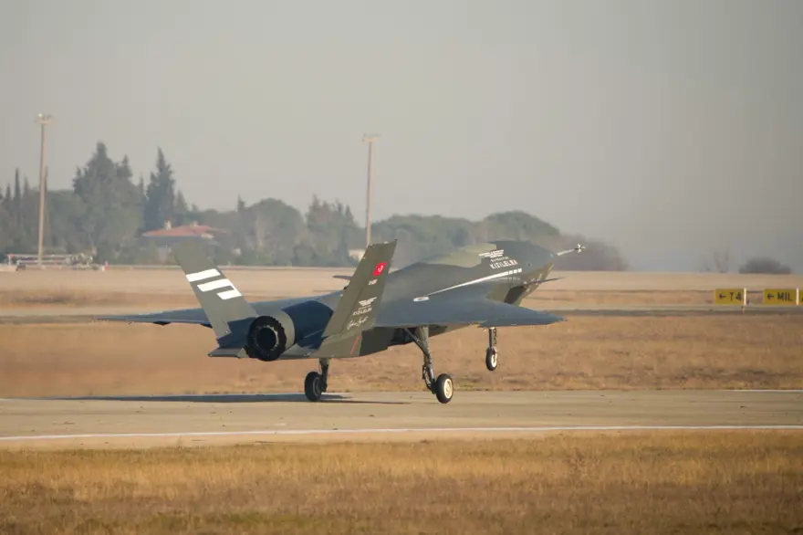 Bayraktar KIZILELMA bir uçuş testini daha tamamladı 7