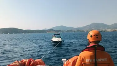 Bodrum'da sürüklenen tekne kurtarıldı