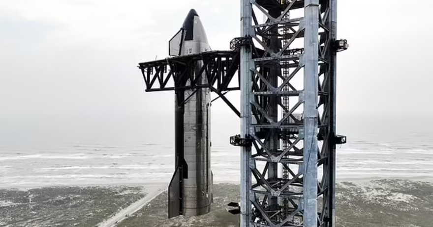 Elon Musk dünyanın en güçlü roketinin yeni görüntülerini paylaştı 2