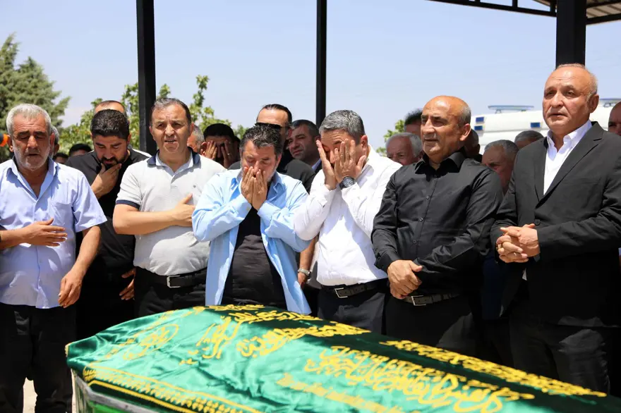 10 yaşındaki Onurcan son yolculuğuna uğurlandı 3