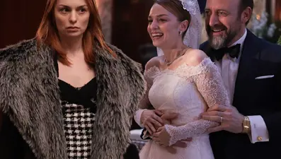 Kral Kaybederse'nin Özlem'i Nilperi Şahinkaya setten paylaştı